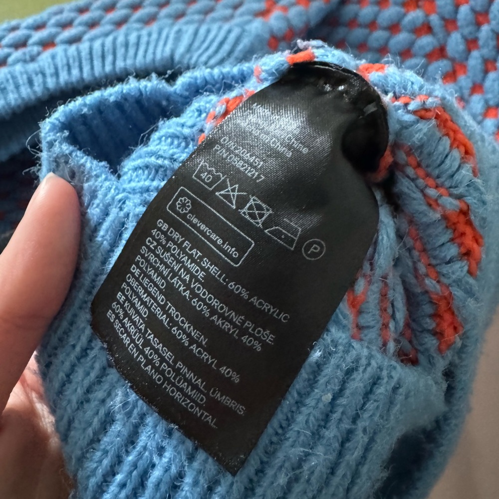 H&M Pattern Knit Sweater - Picture 8 of 8
